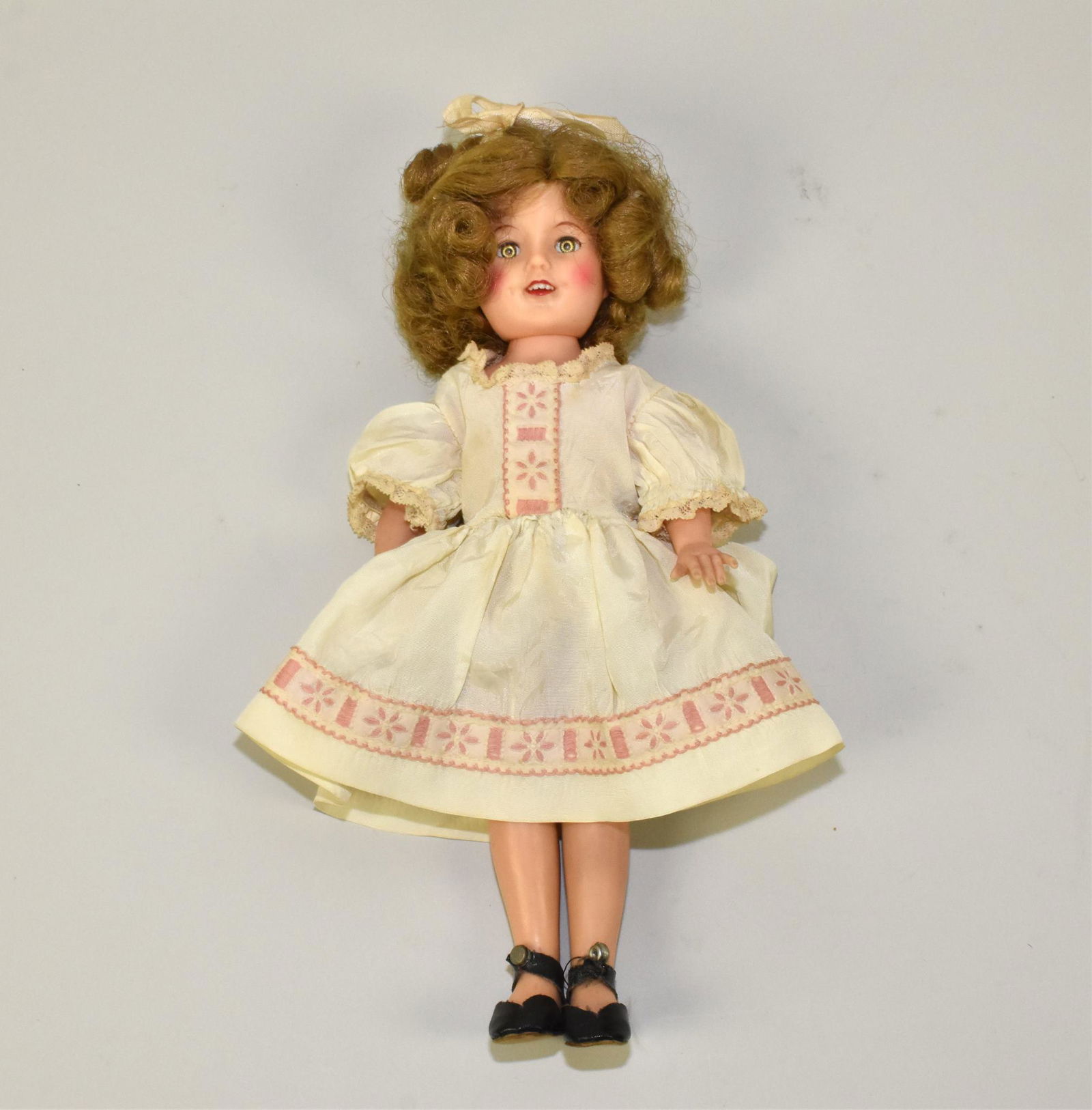 VINTAGE SHIRLEY TEMPLE DOLL: 1950'S. VINYL (1 of 6)
