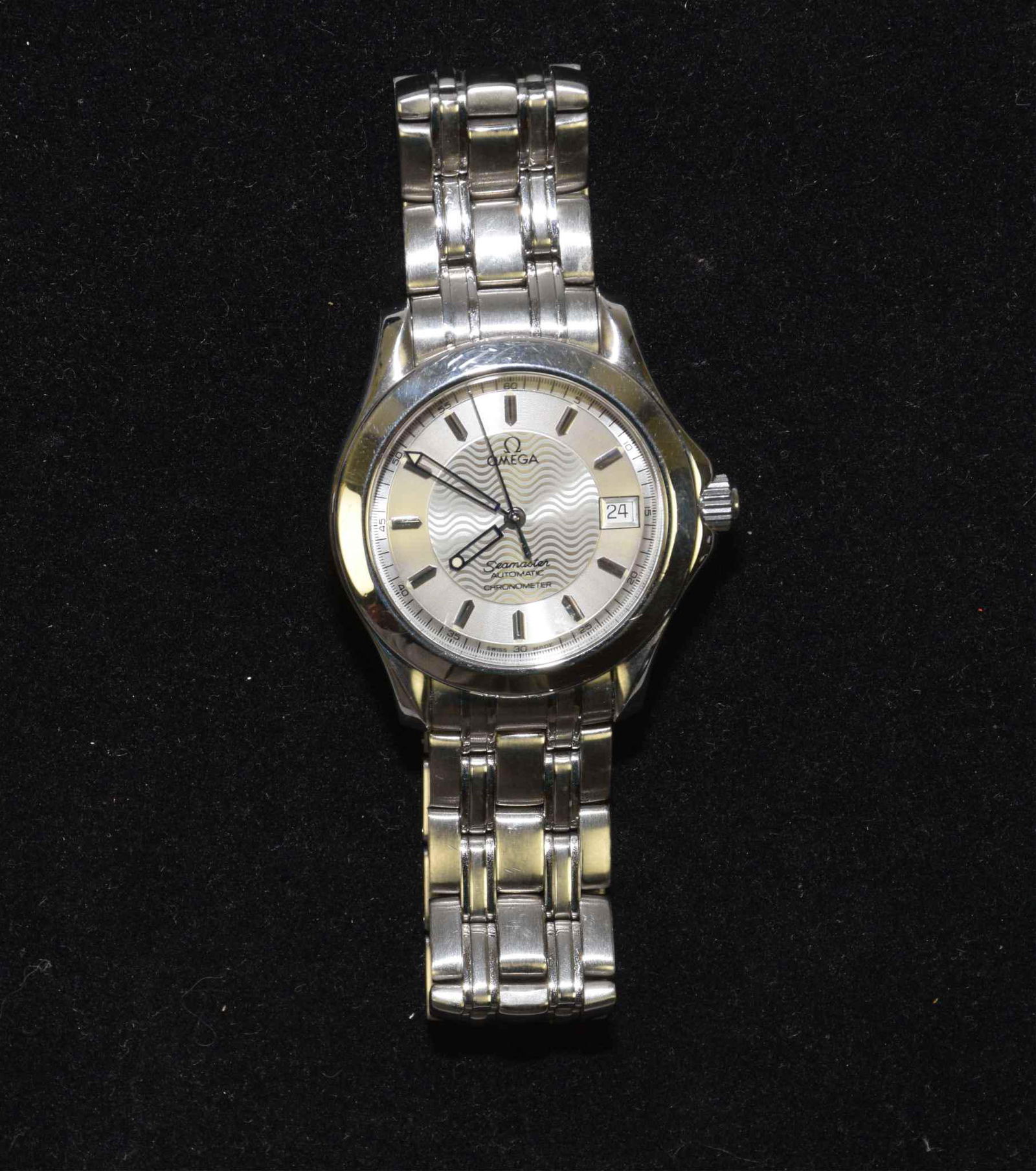 LIKE NEW OMEGA AUTOMATIC SEAMASTER CHRONOMETER (1 of 4)