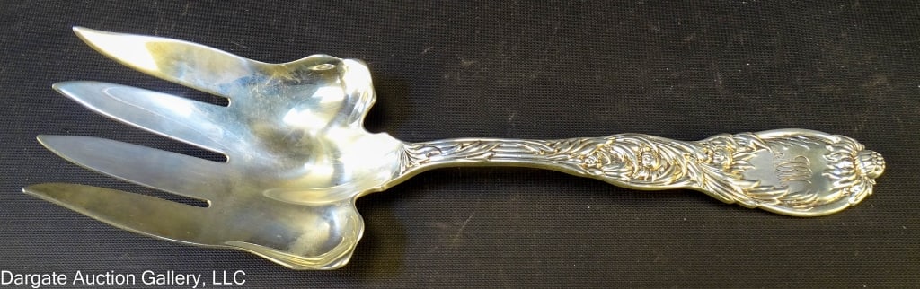 TIFFANY CHRYSANTHEMUM STERLING FISH SERVING FORK (1 of 4)