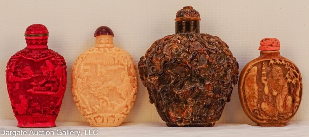 LOT OF 4 ANTIQUE CHINESE SNUFF BOTTLES (1 of 4)