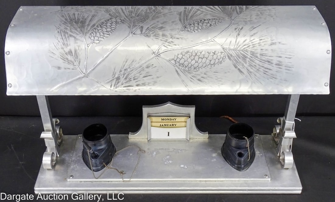 1920's WENDELL AUGUST FORGE BANKERS DESK LAMP (1 of 11)