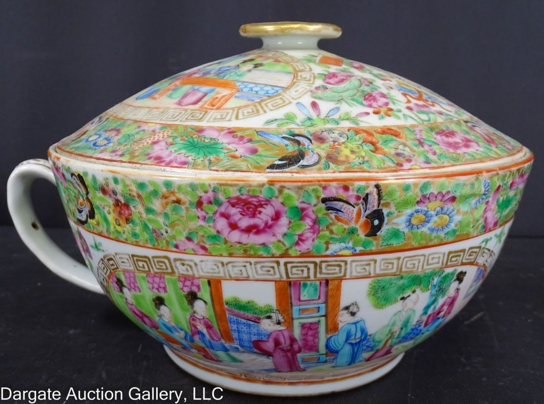 19th C CHINESE ROSE MANDARIN CHAMBER POT & COVER (1 of 11)