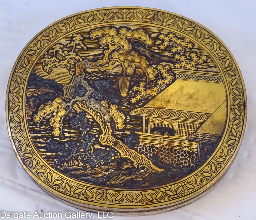 19TH C JAPANESE BRASS SNUFF BOX SIGNED ONUSHI (1 of 6)