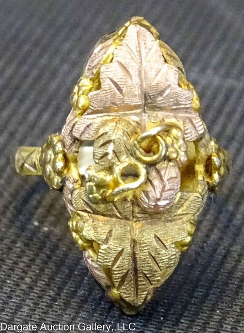 BLACK HILLS TRI-COLOR GOLD GRAPE & LEAF RING (1 of 2)