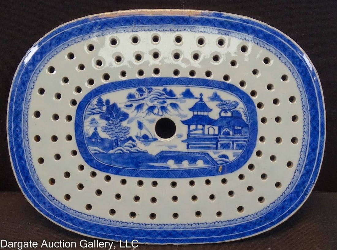18th C CANTON STRAINER RAIN & CLOUD PATTERN (1 of 5)