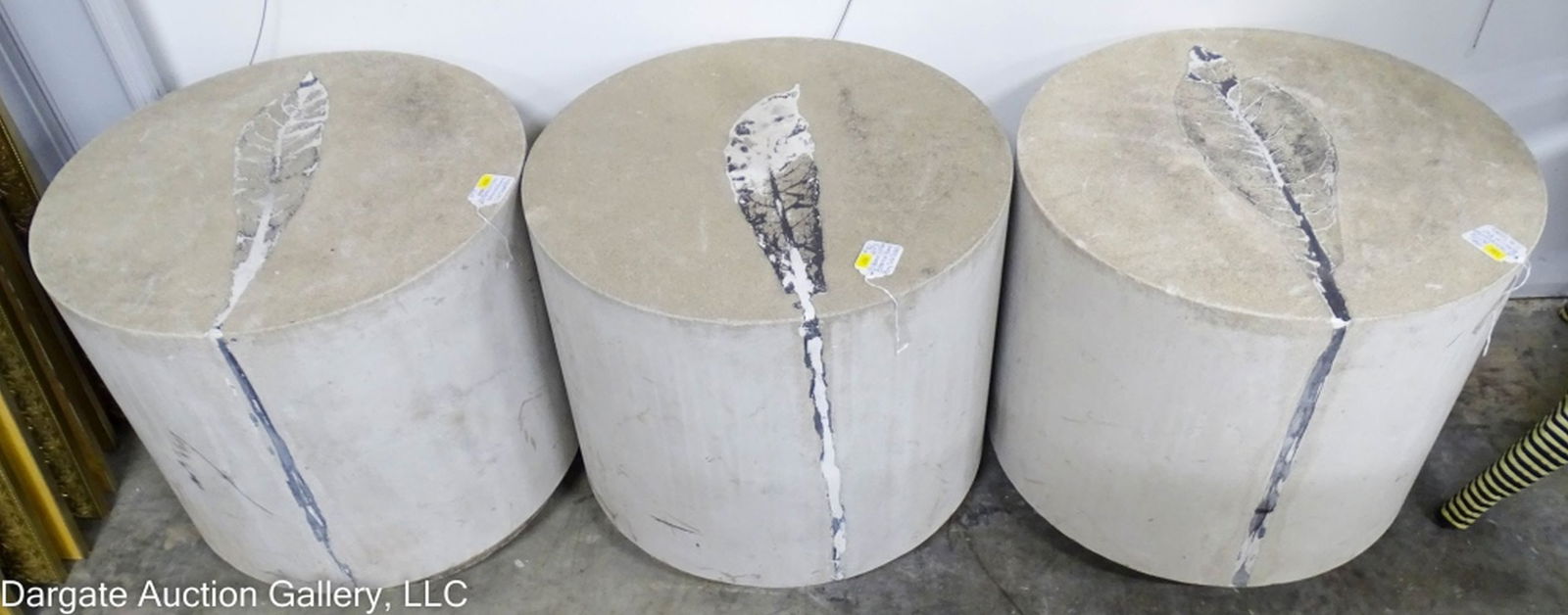 3 HOLMES WILSON BOTANICAL ROUND PLINY SIDE TABLES (1 of 7)