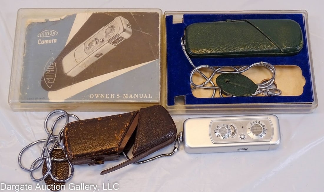 2 VINTAGE MINOX WEZLER SPY CAMERAS (1 of 3)