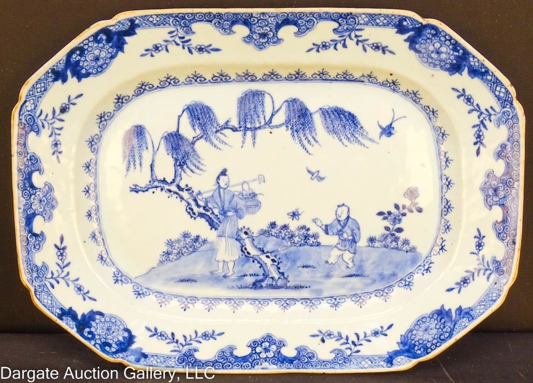 18th C CHINESE EXPORT RECTANGULAR PROCELAIN PLATE (1 of 3)