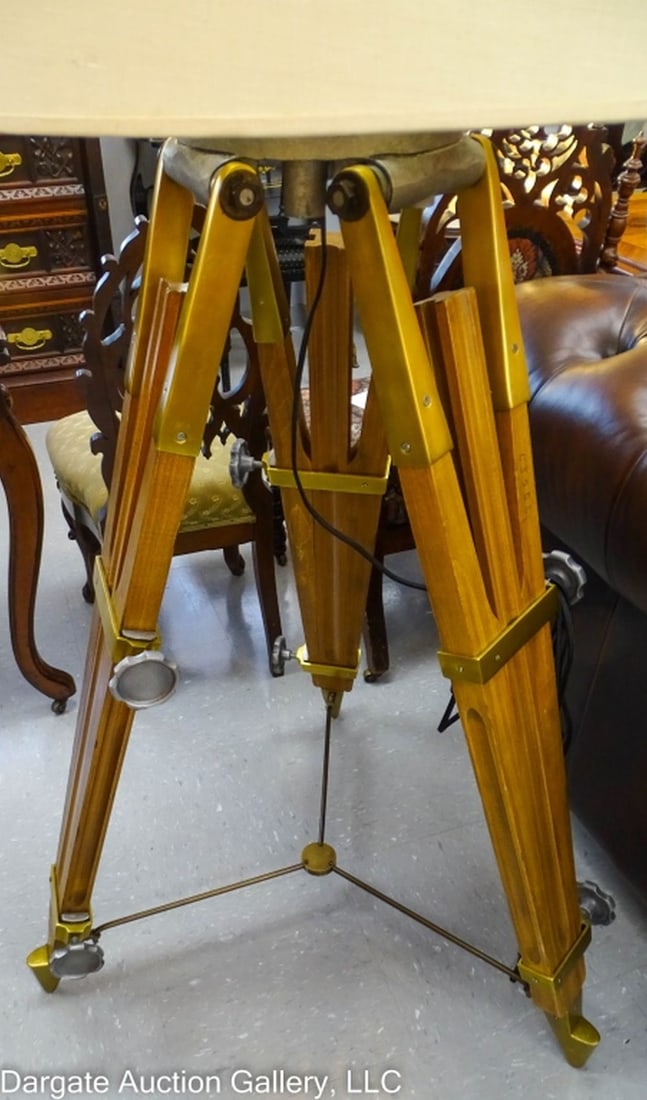 MODERN DESIGNER TRIPOD INDUSTRIAL FLOOR LAMP (1 of 6)