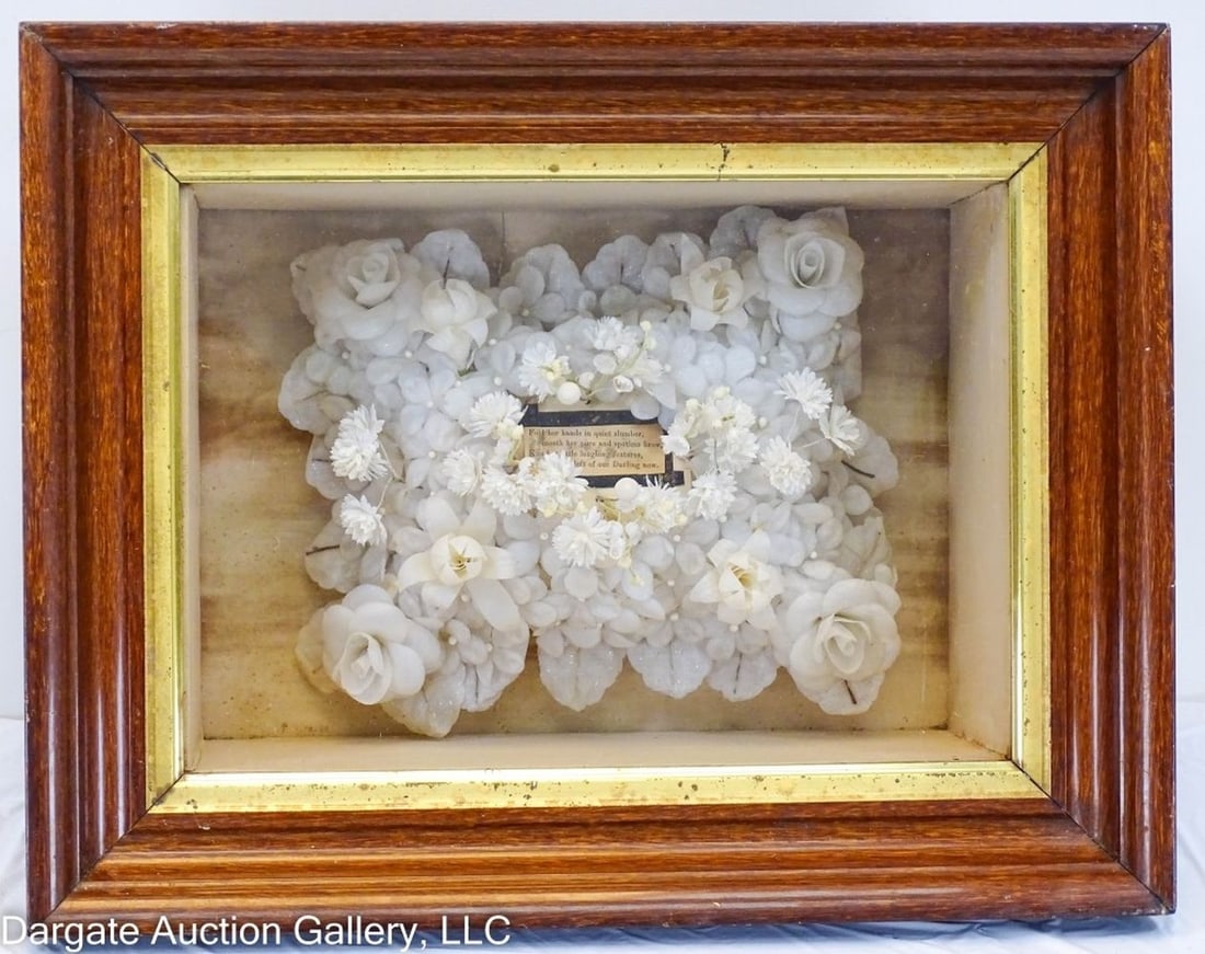 ANTIQUE WHITE SILK FLOWER MOURNING WREATH (1 of 5)