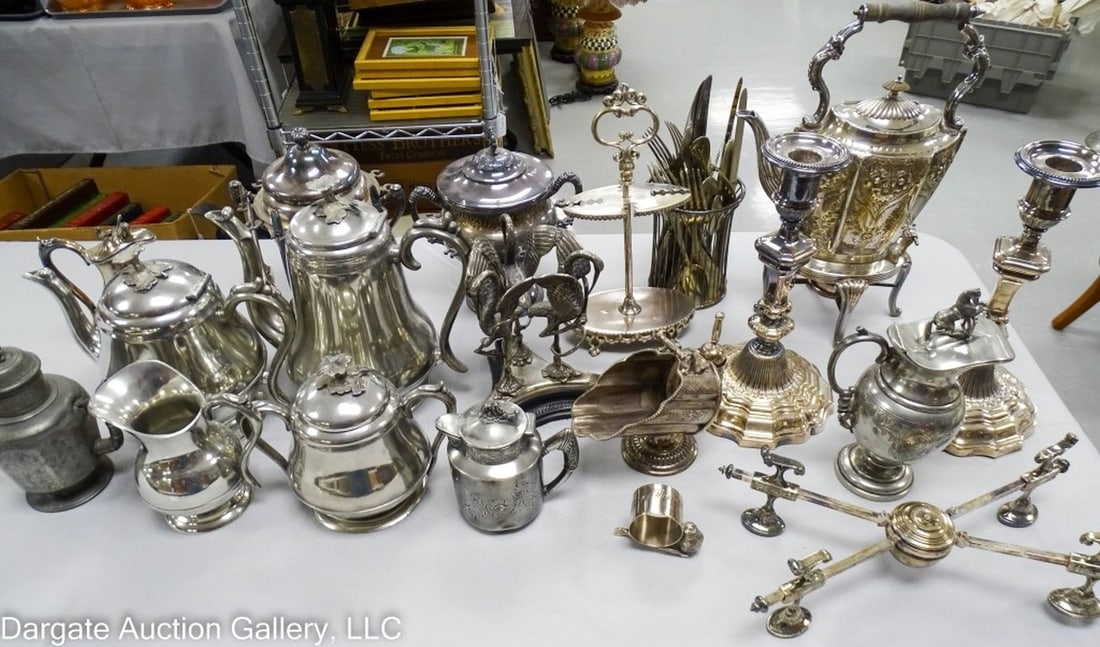 LARGE LOT OF ASSORTED SILVERPLATE HOLLOWWARE (1 of 3)
