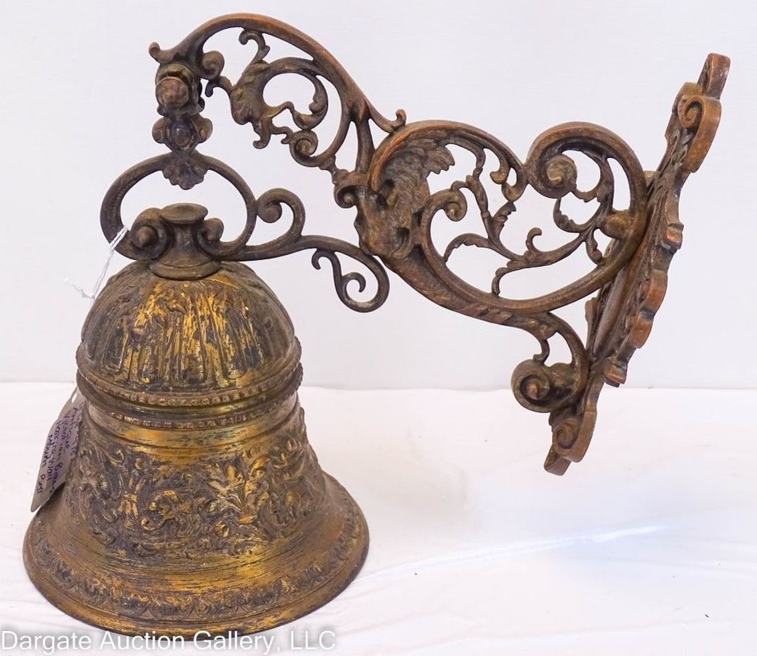 ANTIQUE VICTORIAN BRASS WALL MOUNT BELL (1 of 6)