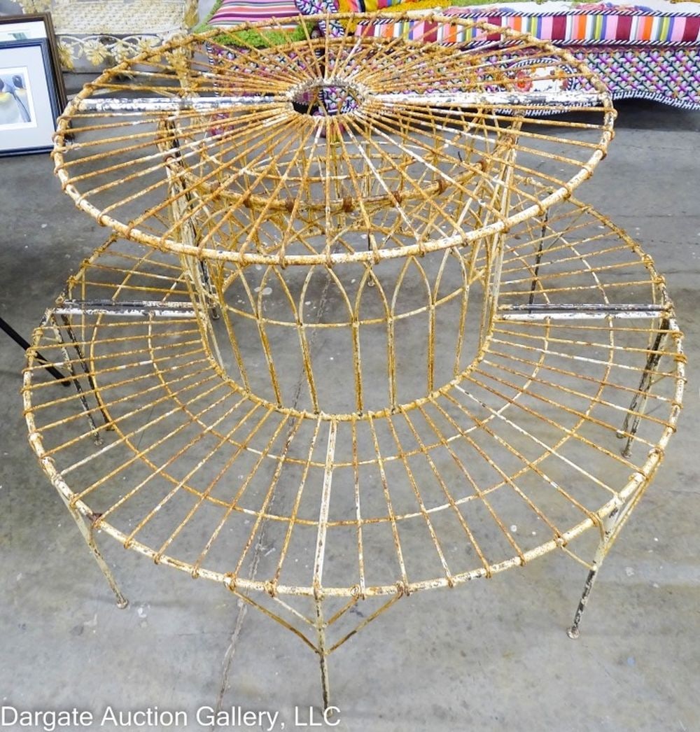 ROUND IRON & WIRE GARDEN BENCH TABLE (1 of 3)