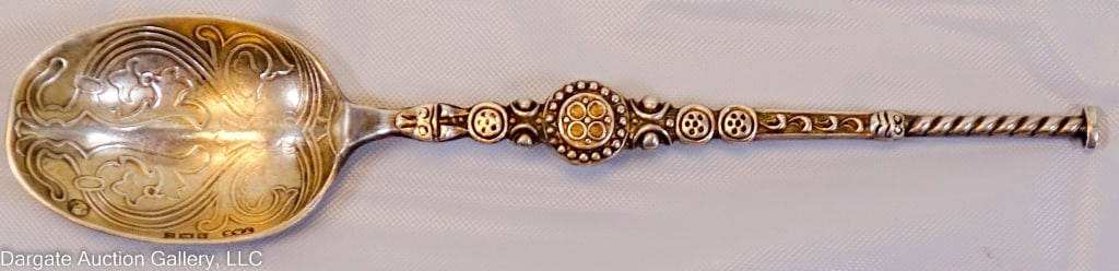 1902 STERLING ROYAL CORONATION ANOINTING SPOON: Turner & Simpson - Birmingham Sterling / Weight: .35 ozt / Measurements: 4.25"LPAYMENT DISCLAIMER ****SEE TERMS AND CONDITIONS FOR SPECIAL PAYMENT REQUIREMENTS****