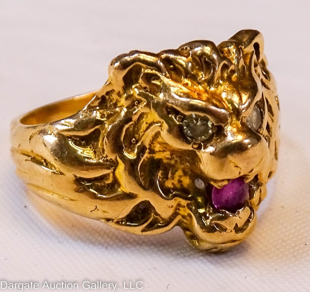 14k YELLOW GOLD AND RUBY LION RING (1 of 3)