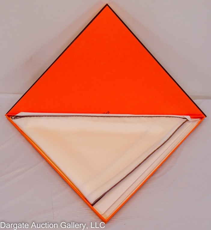 HERMES SILK SHAWL GIANT TRIANGLE WHITE (1 of 2)
