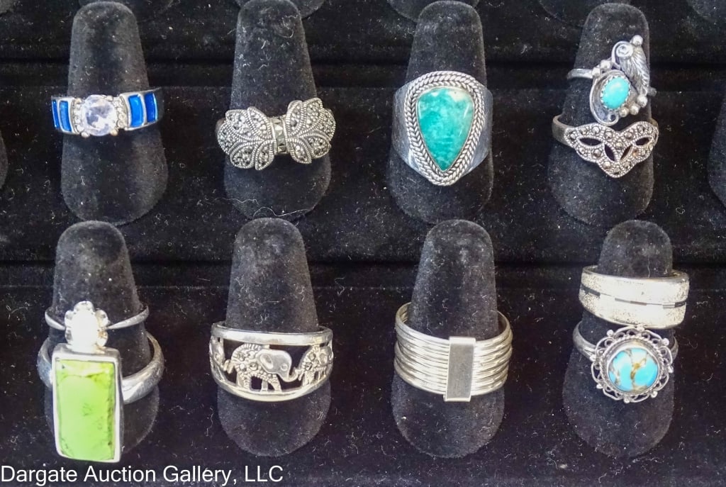 11 ASSORTED STERLING SILVER RINGS (1 of 4)