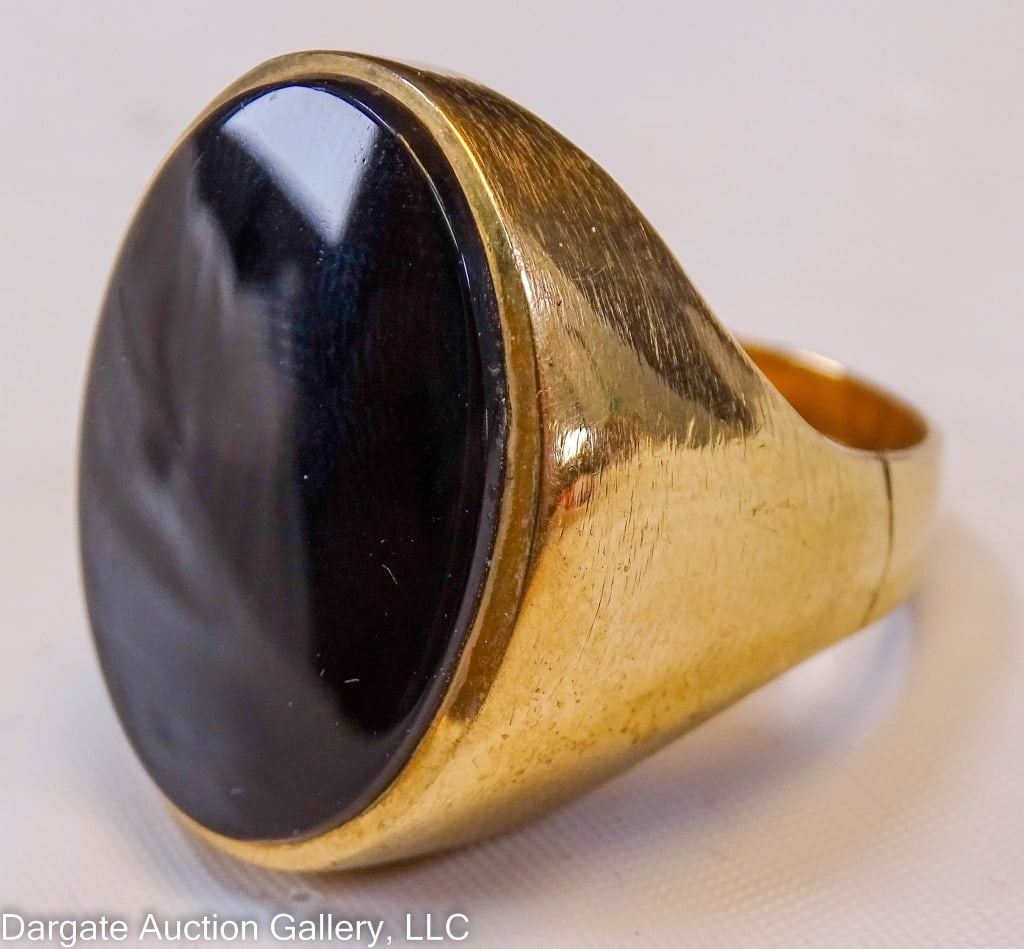 10K GOLD ONYX RING (1 of 3)