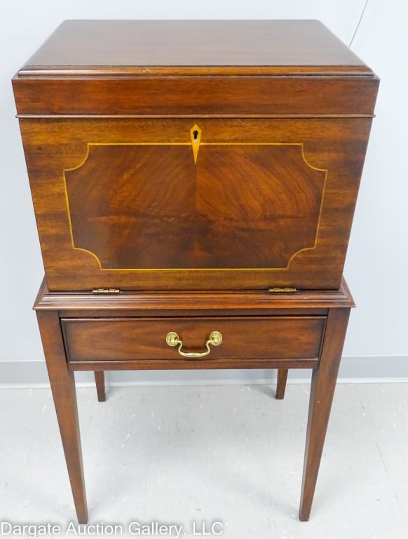 HENKEL-HARRIS HELPPLEWHITE STYLE SILVER CHEST (1 of 6)