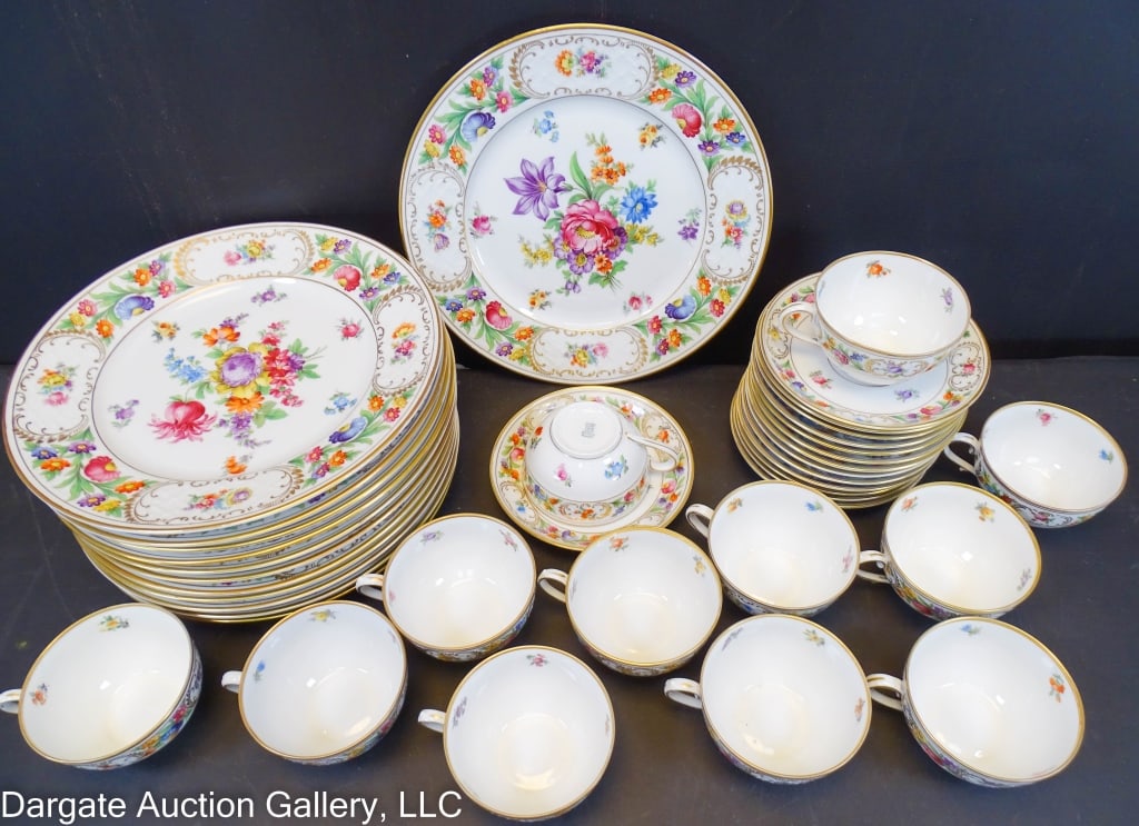 40pcs BAVARIA SCHUMANN DRESDENER ART DINNERWARE (1 of 4)