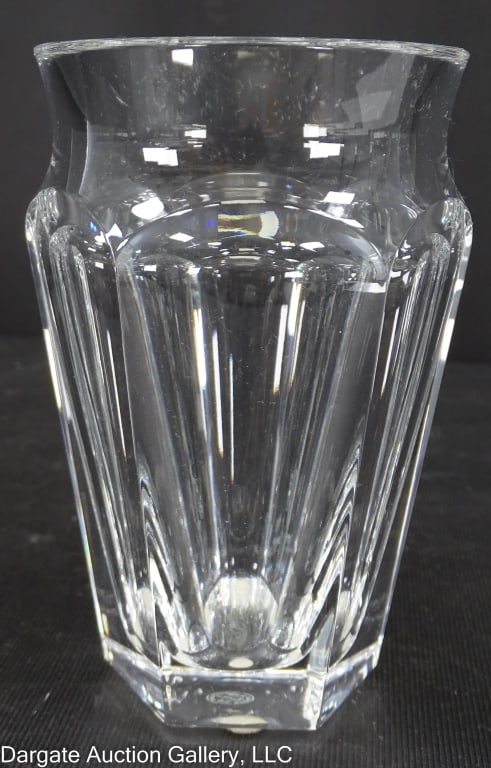 BACCARAT NELLY HARCOURT CRYSTAL VASE: Circa 1970's; Baccarat nelly Harcourt Crystal Vase - Hexagon shape, Nelly Harcourt pattern / Measures: 5.25"H x 3" diameter