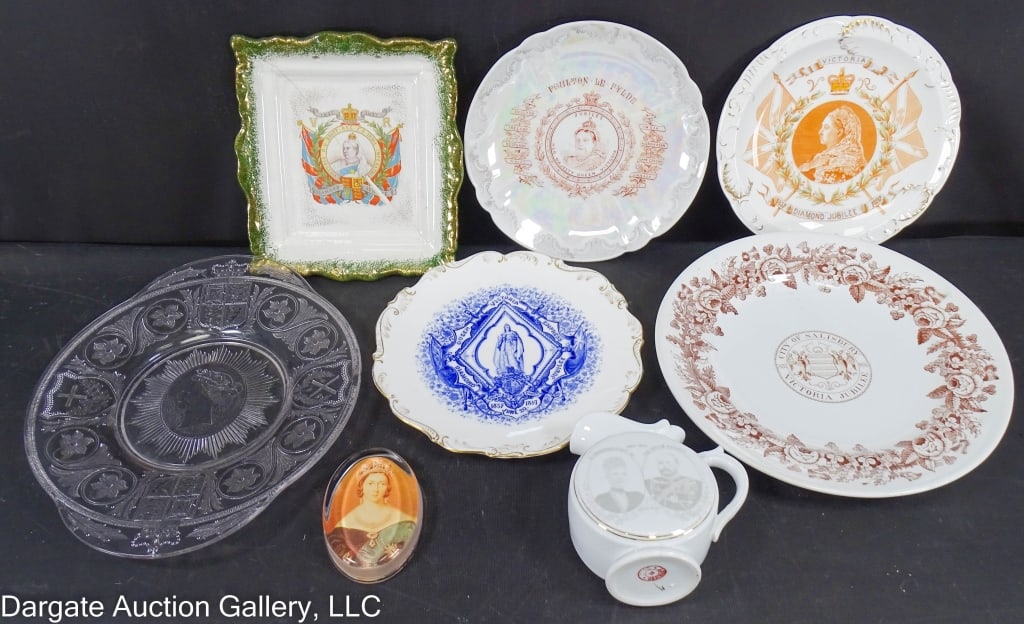 8pc ANTIQUE QUEEN VICTORIA MEMORABILIA (1 of 13)