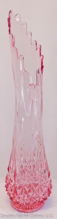 MCM LE SMITH PINK DIAMOND BUTT 24" SWUNG VASE (1 of 4)