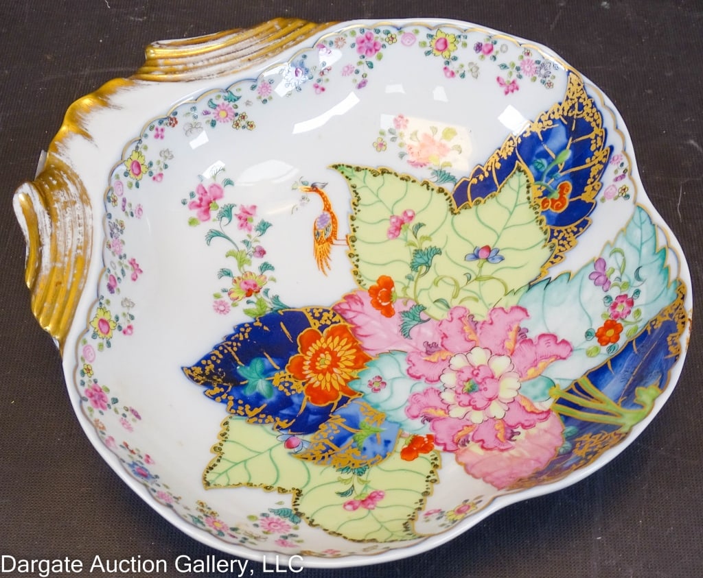 MOTTAHEDEH TOBACCO LEAF SHELL BOWL: / Measures: 1.75"H x 8.25"W x 8.25"D