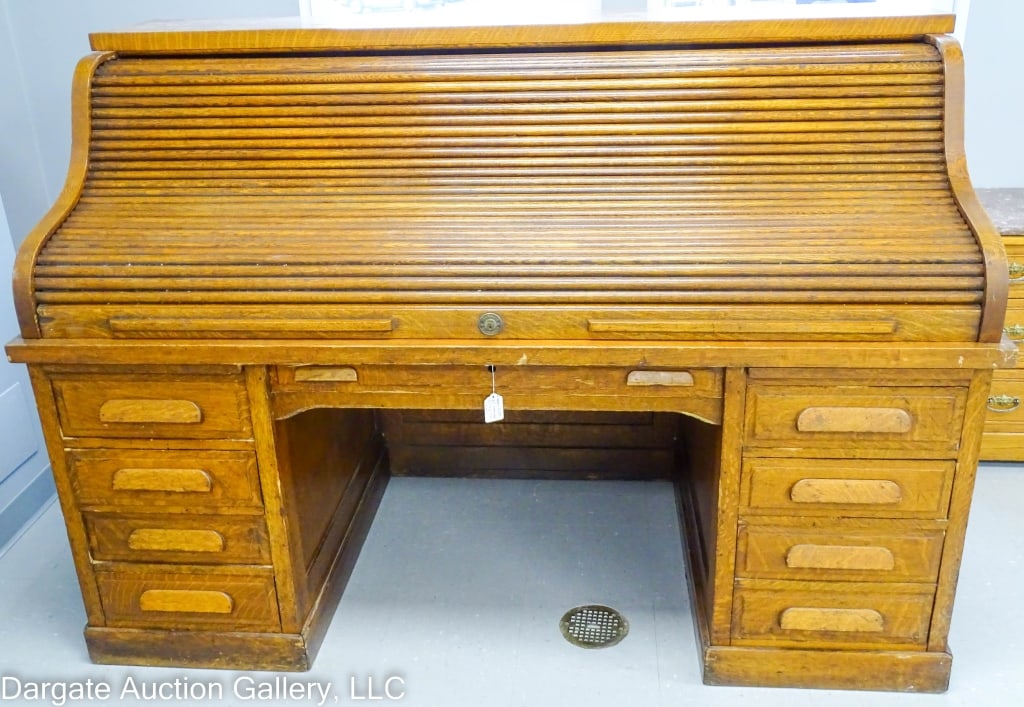 72" STANDARD QUARTER SAWN OAK ROLL TOP DESK: Very nice 72" standard quarter sawn oak rolltop desk. Originally from the office of Carnegie Mellon's President Robert E Doherty (1936-1950). This desk has very nice quarter sawn oak graining and a la
