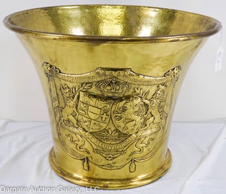 HAMMERED BRASS PLANTER WITH LION CREST