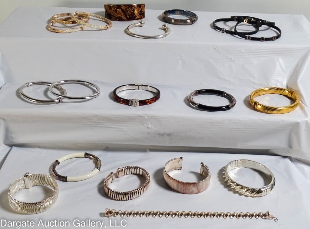20 ITALY STERLING SILVER BRACELETS: Includes: 11 hinged & 3 cuff bracelets; There are bracelets with enamel, or other materials that are included in the weight; 3 are rubber/plastic with Sterling links (not included in weight) / All mar