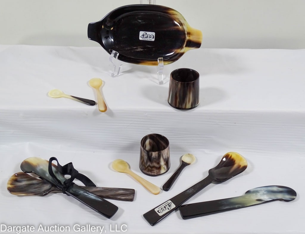 38pc ASST ARCA HORN CAVIAR SERVICE ITEMS: (1) Oval handled dish 6.5" x 3.25" / (2) bowl/cups 1/5"H x 1.25" diam / (4) spoons 2.75"L / (27) 2.25" spoons / (2) 2pc horn spoon & spreader sets 6"