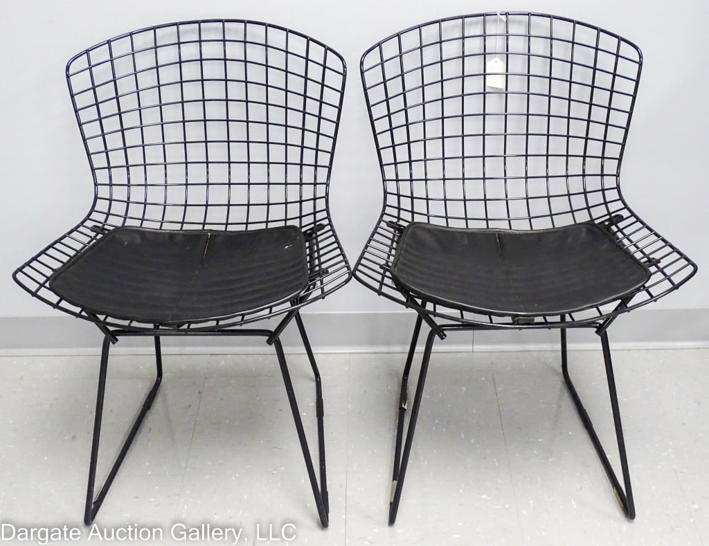 PAIR 1955 BLACK KNOLL MCM BERTOIA CHAIRS: A very nice pair of black Knoll mid-century modern Bertoia chairs with original black paint and original seats. Back of chair is 29.5" H. Seat is 18"H,, 21"W at front and 16" W at back. Marked [June 1