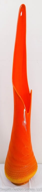 L.E. SMITH MCM BITTERSWEET NUBBY BUTT SWUNG VASE: 40.5" tall MCM mid-century modern L.E. Smith swung vase. Bittersweet nubby butt pattern, great color. / Measures: 40.5"H X 7" oval X 8" oval. 5.5: diam on / Condition: Excellent
