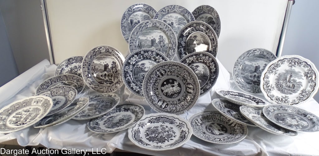 24 PIECES SPODE ARCHIVE COLLECTION: 4pcs from the Regency series: 1 - Jasmine, 1 - Pagoda, 1 - Ruins, 1 - Trophies. Four pieces from the Georgian series: 1 - Botanical, 1 - Floral, 1 - Woodman, 1 - Girl at Well. 16pcs from the Tradition