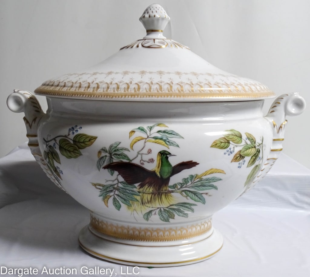 MOTTAHEDEH BIRD OF PARADISE TUREEN: Mottahedeh bird of paradise tureen. Marked [Mottahedeh Vista Alegre Portugal]. / Measures: 11"Hx13.5"Wx8"D / Provenance: From the descendants of Lollie Oliver, Pittsburgh, PA / Condition: No chips, cr