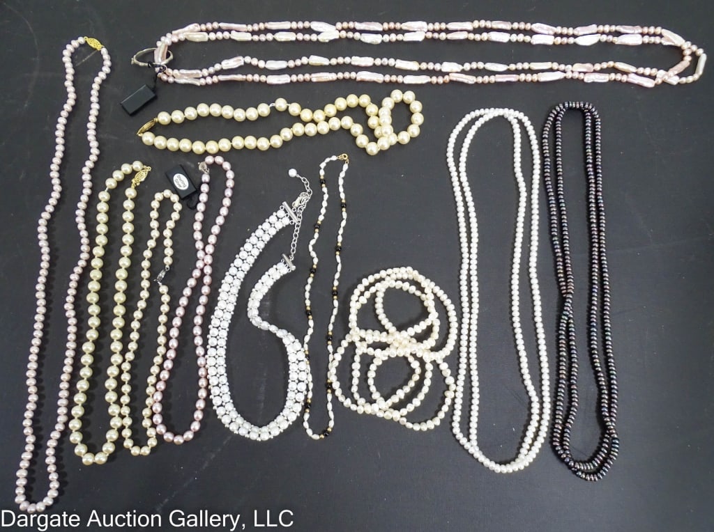 16 ASSORTED PEARL NECKLACES & BRACELETS: 10 necklaces & 6 bracelets – all smaller sized pearls in various colors; includes: Necklaces: (3) yellow/gold, (3) pink, (3) white & (1) black; all 6 bracelets are white pearls / All clasps are unma