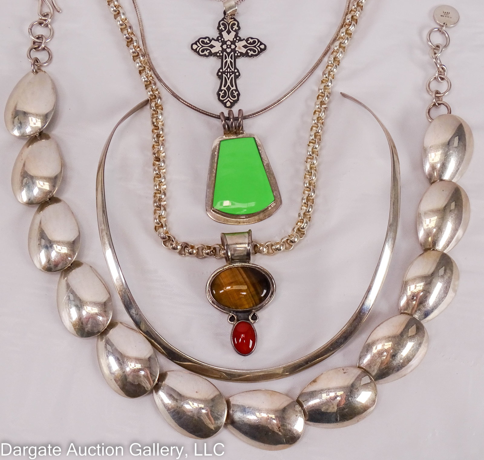 6pcs ASSORTED MEXICAN STERLING NECKLACES: Includes: (1) Collar necklace, not closed [SX 925 MEXICO]; Green turquoise pendant [MEXICO] on 18.5” snake chain [925 ITALY]; (1) 18” necklace with large overlapping spoon-style links and 