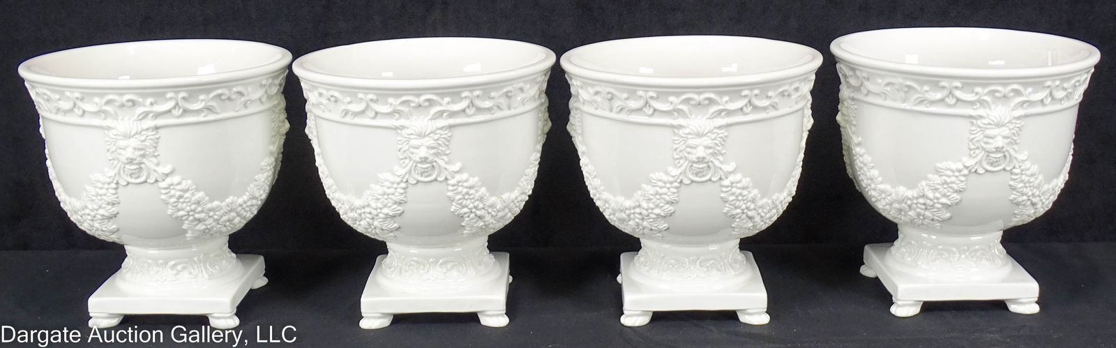 4 MOTTAHEDEH LIONS HEAD WHITE PLANTER CACHEPOT (1 of 6)