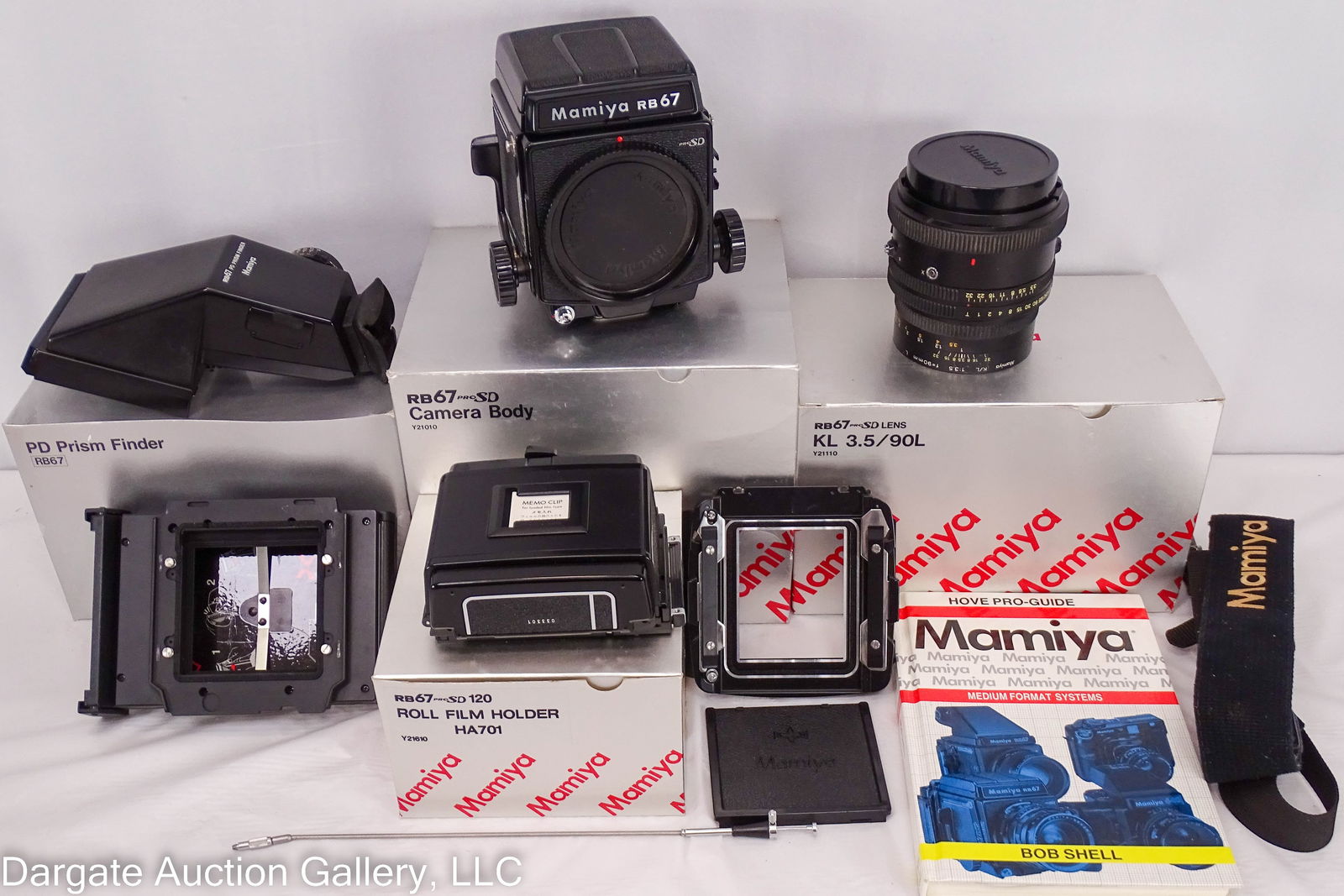 MAMIYA RB67 PRO SD CAMERA AND ACCESSORIES LOT (1 of 12)