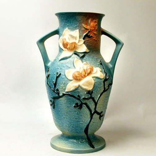 2860 Roseville Magnolia Vase Dec 06 2003 Dargate Auction