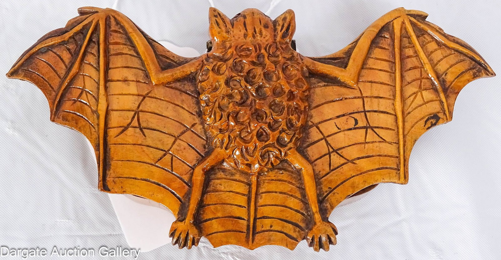 CARVED WOODEN FLYING BAT TRINKET SNUFF BOX (1 of 4)