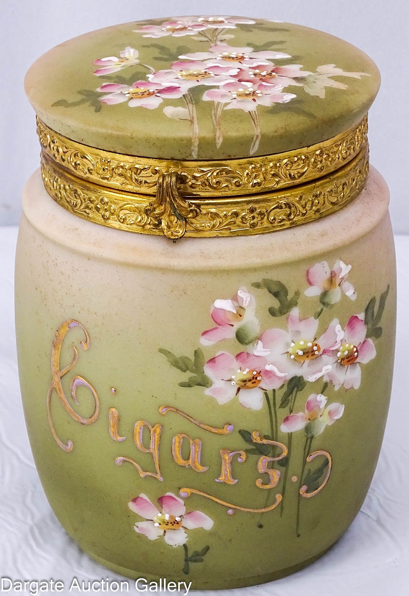 CF MONROE Co NAKARA CIGAR HUMIDOR with APPLE BLOSSOMS (1 of 7)