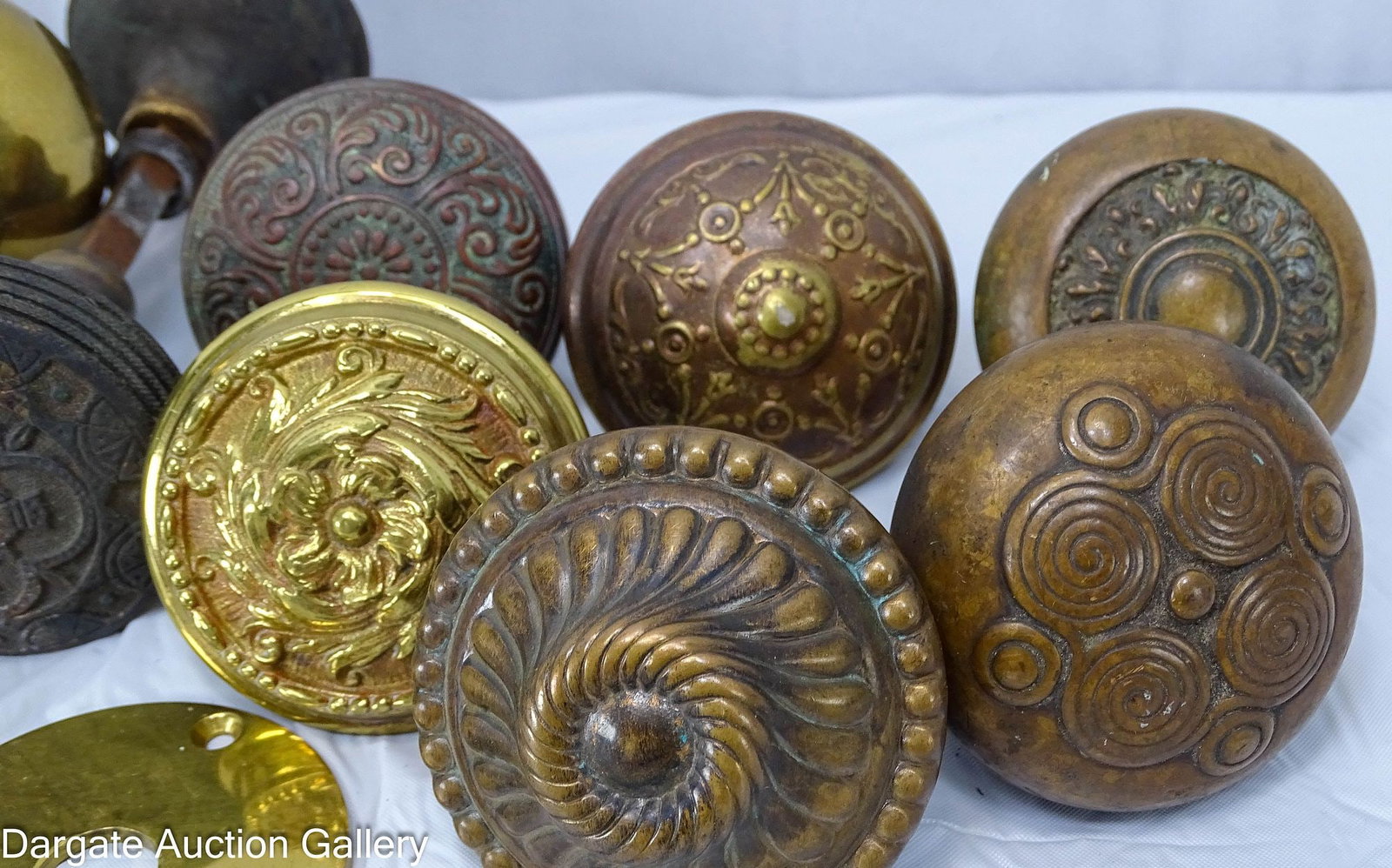 (15) BRASS DOOR KNOBS INCLUDING 2 MATCHED PAIRS - 2