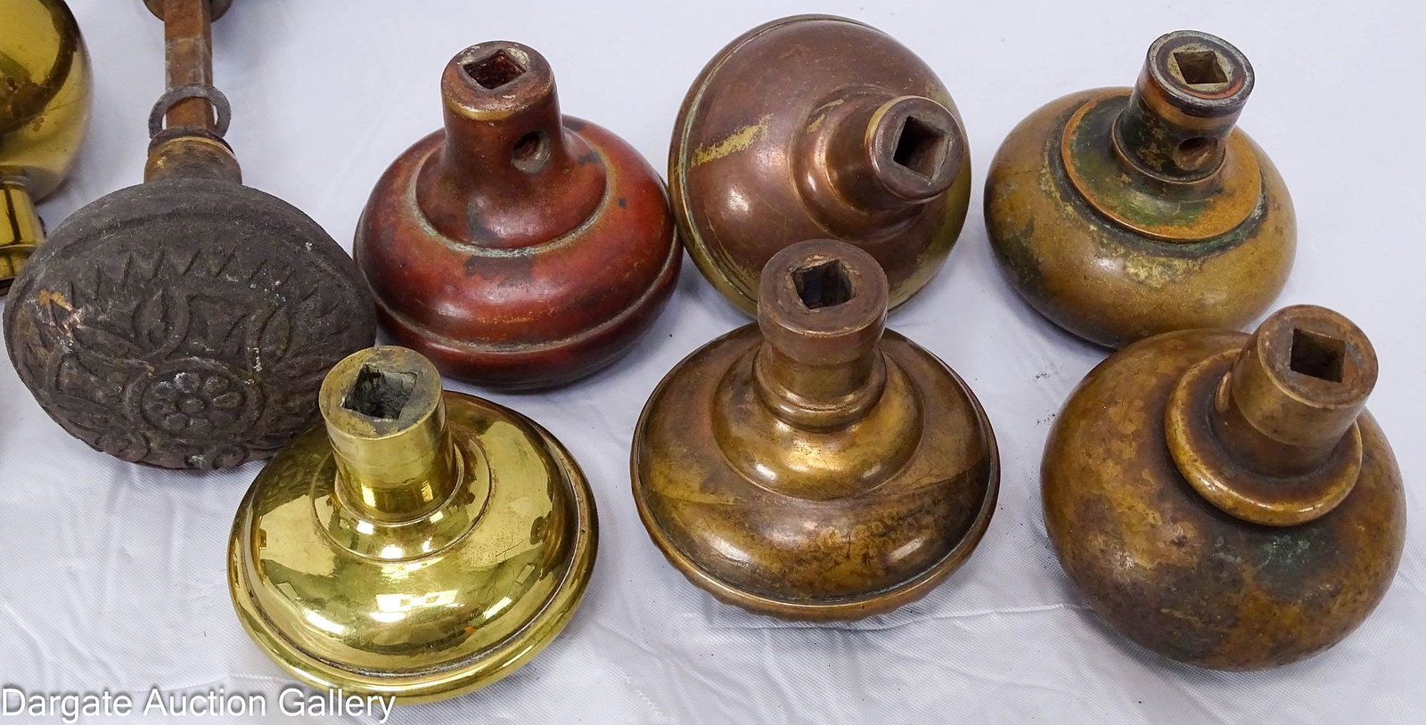 (15) BRASS DOOR KNOBS INCLUDING 2 MATCHED PAIRS - 6