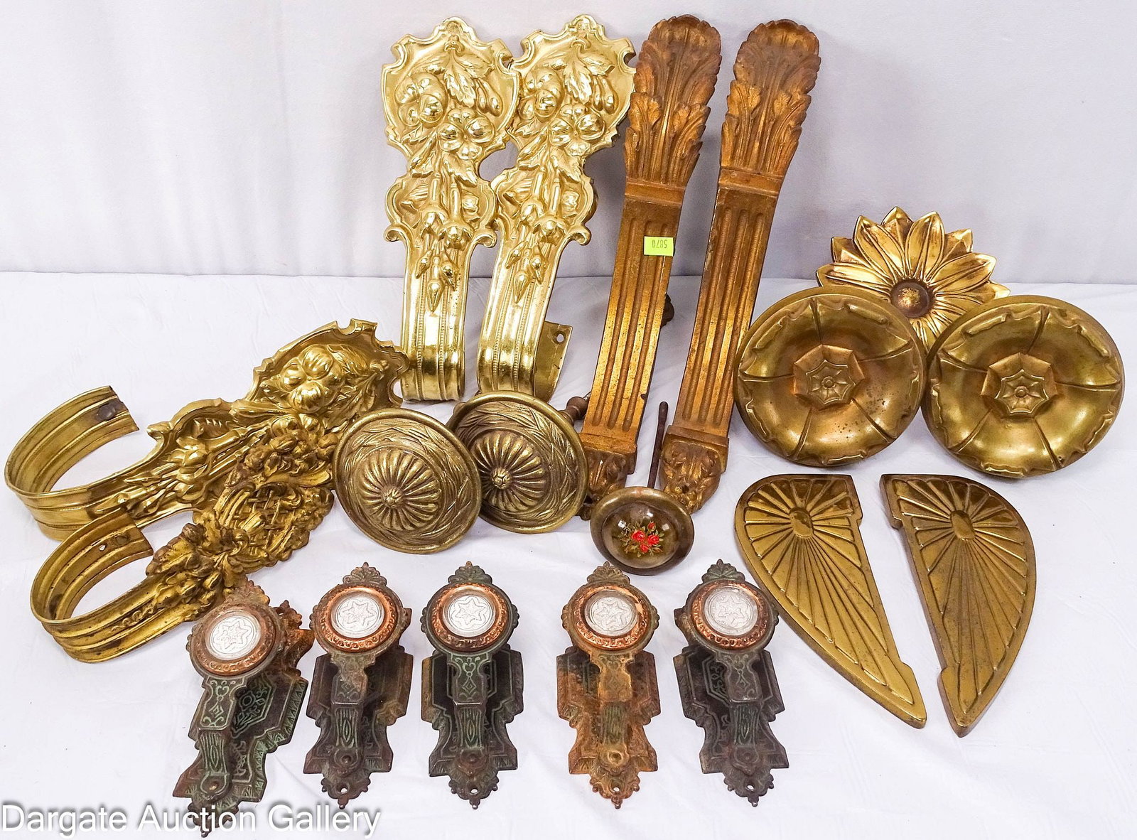 16+ ASSORTED DRAPERY TIE BACKS AND BRACKETS (1 of 15)