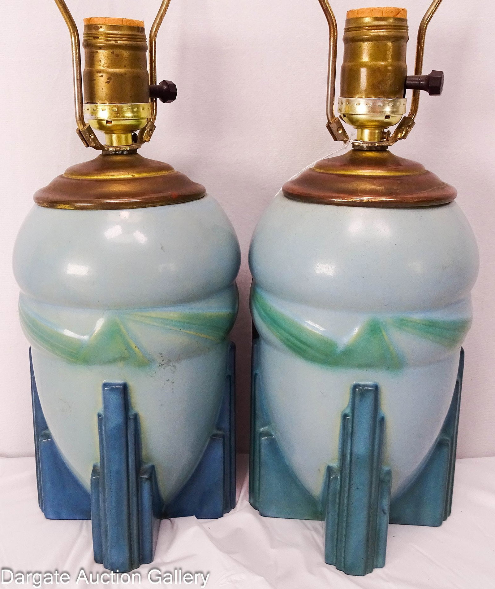 PAIR ROSEVILLE POTTERY FUTURA ROCKET SHIP LAMPS (1 of 8)
