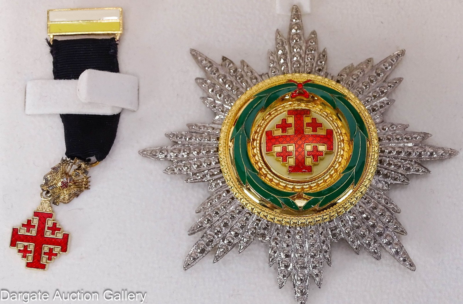 ORDER OF THE HOLY SEPULCHRE AWARD INSIGNIAS (1 of 8)