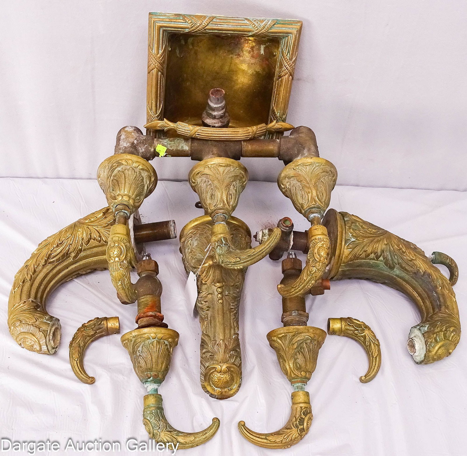 LARGE LOT ORNATE CAST BRASS BATHROOM FIXTURES MADE IN SPAIN (1 of 11)