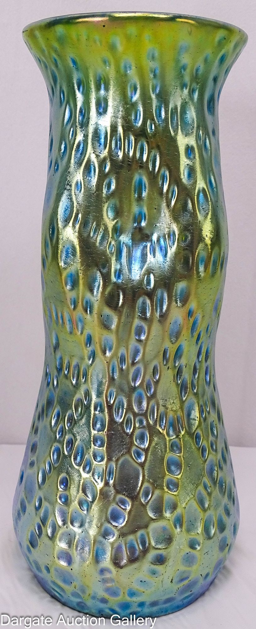 LOETZ DIASPORA GREEN LUSTRE VASE (1 of 4)